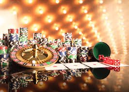 Người chơi xem bàn baccarat live dealer trên điện thoại tại nha cai 55